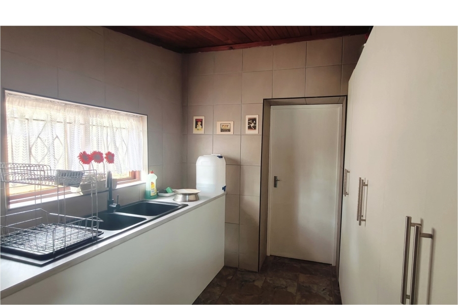 5 Bedroom Property for Sale in Moorreesburg Western Cape